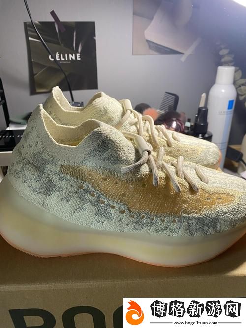 Yeezy-380蜜桃粉與白色:時尚與舒適的完美結合