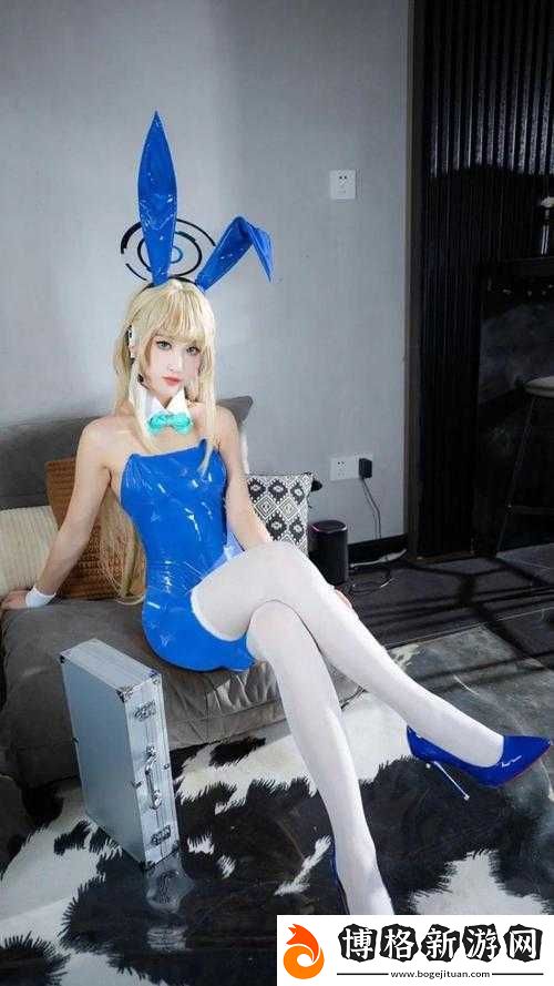美女兔女郎被捅:性感與血腥的交織