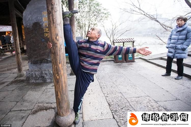 探秘國產(chǎn)又大又黃又粗又猛老大爺?shù)膫髌嬷?>
</div>
<div id=